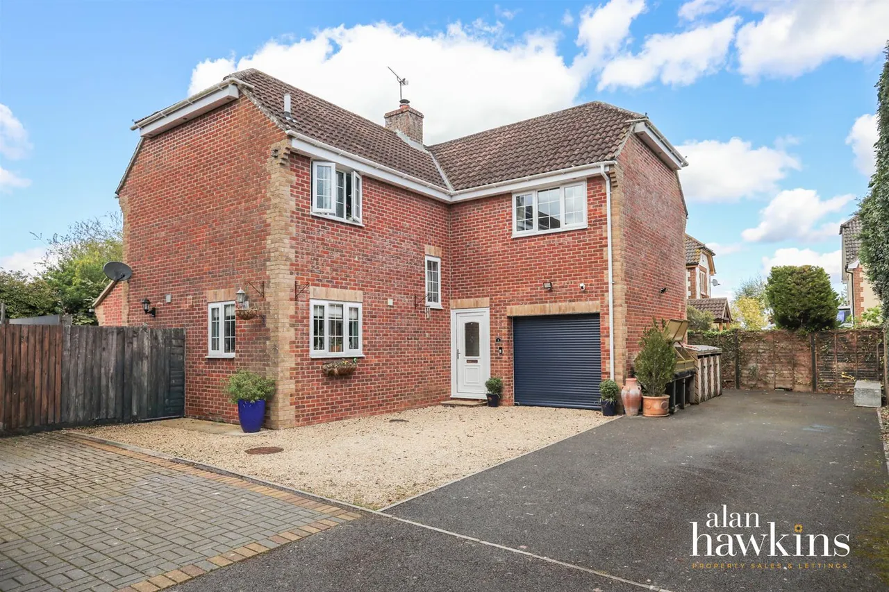 Bradenstoke, SN15, photo 24