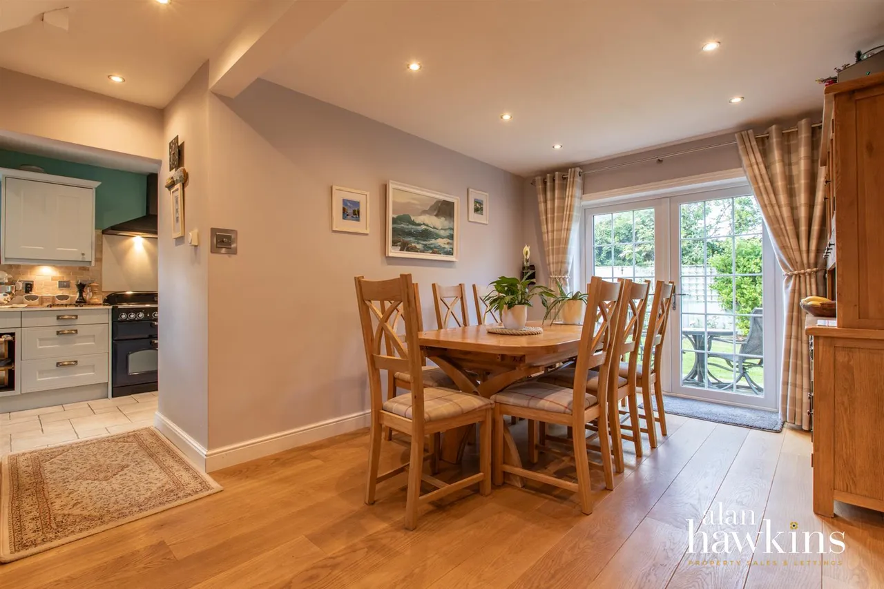 Bradenstoke, SN15, photo 6