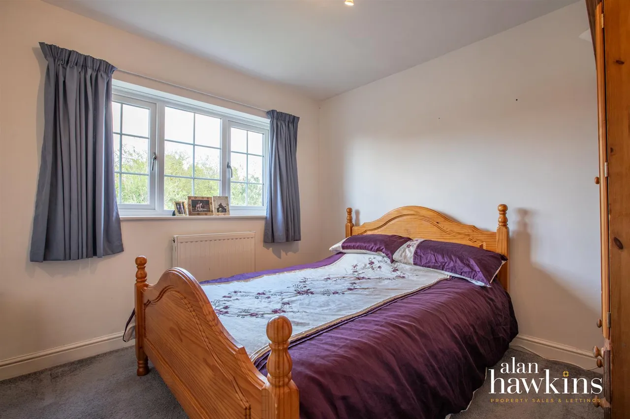 Bradenstoke, SN15, photo 15