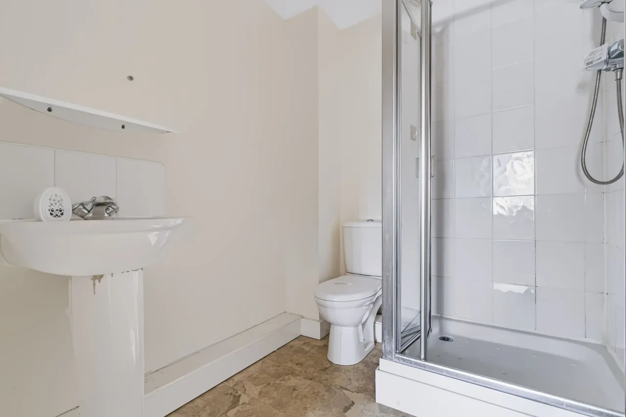 Apartment 7, Beaumont Court, Elphins Drive, Warrington, WA4 6FZ, photo 6