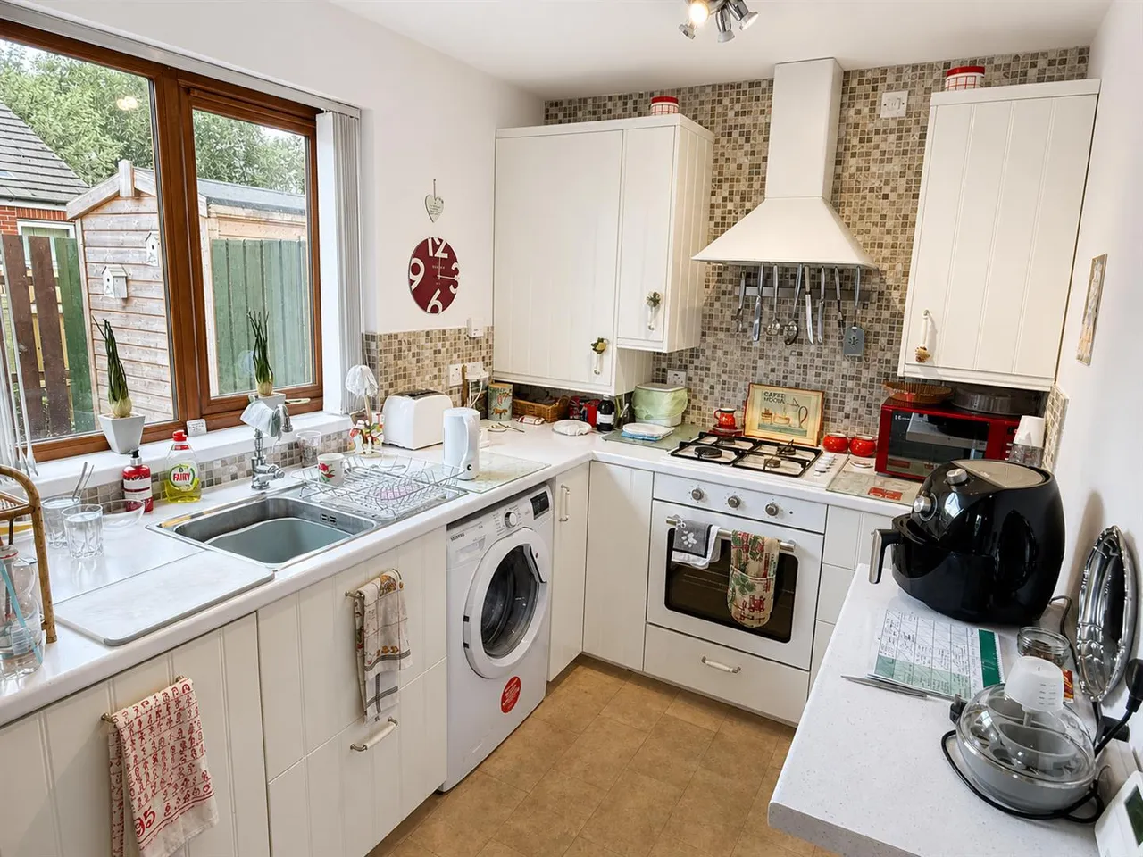 Inver Court, Belfast, BT4, photo 9