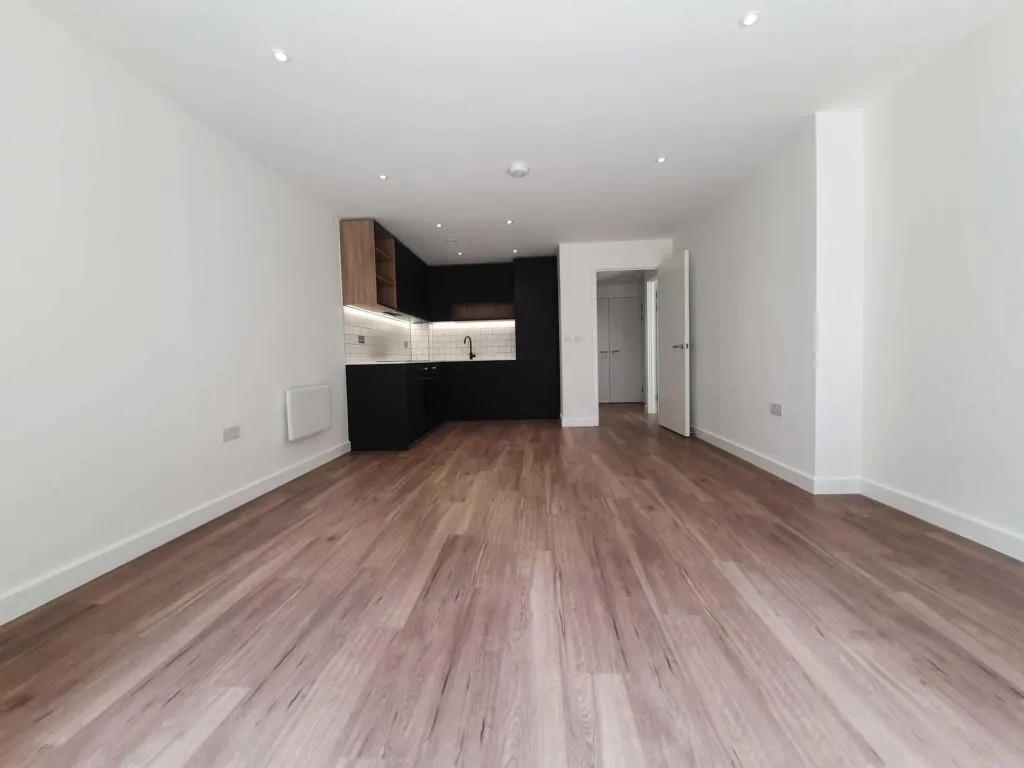 2 bed flat to rent, Aerodrome Road, London, NW9