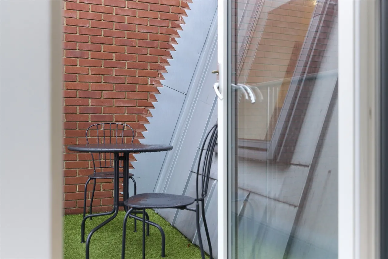 Gaumont Place, London, SW2, photo 4