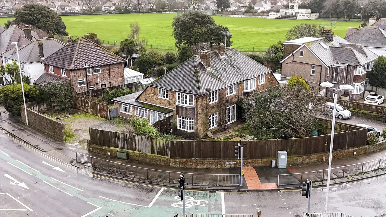 Sompting Avenue, Worthing, photo 31