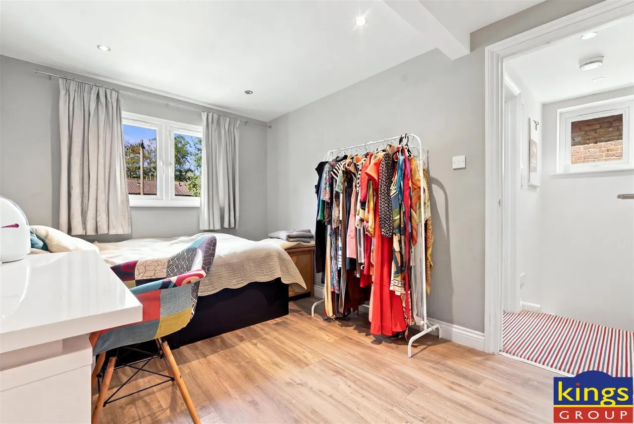 Latchett Road, London, photo 23