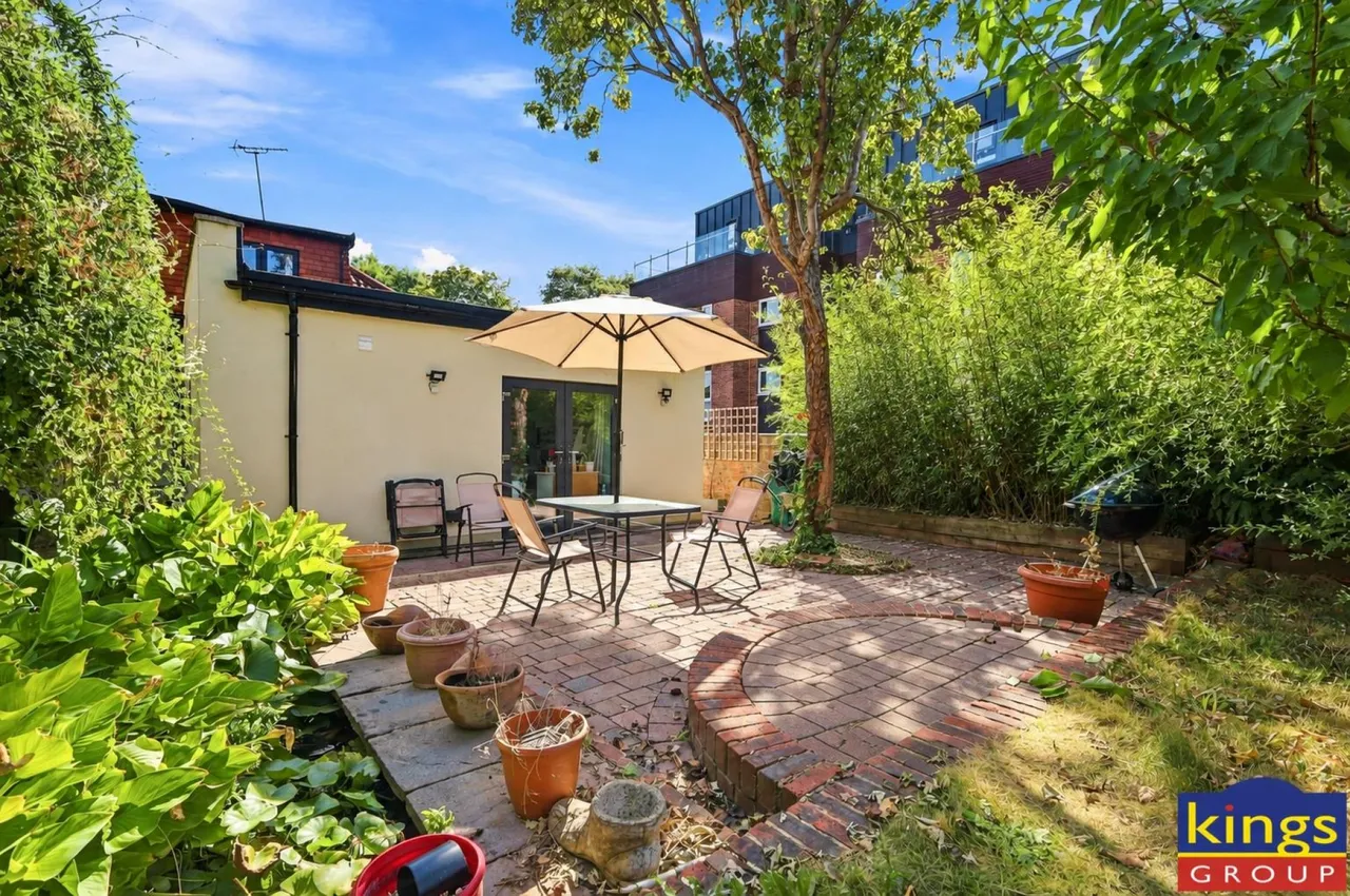 Latchett Road, London, photo 33