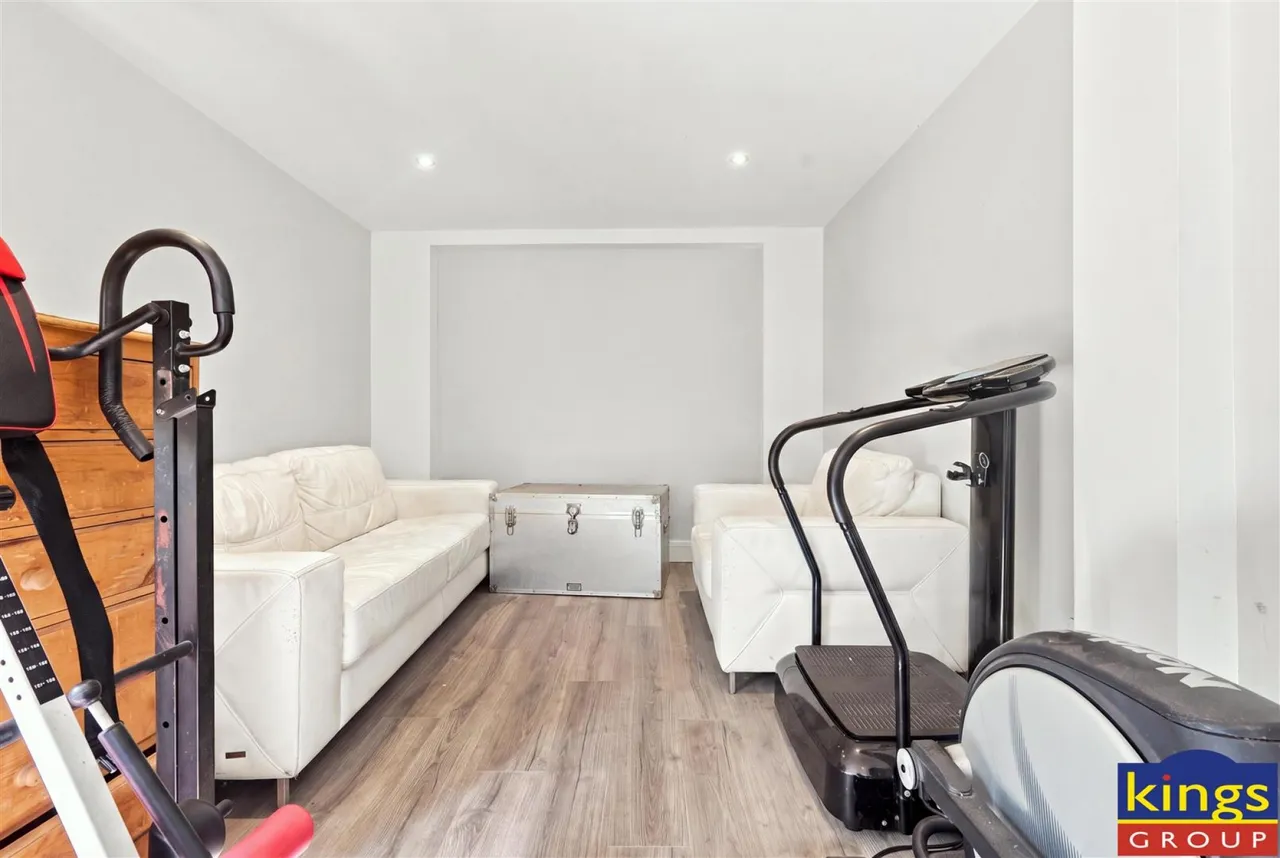 Latchett Road, London, photo 36