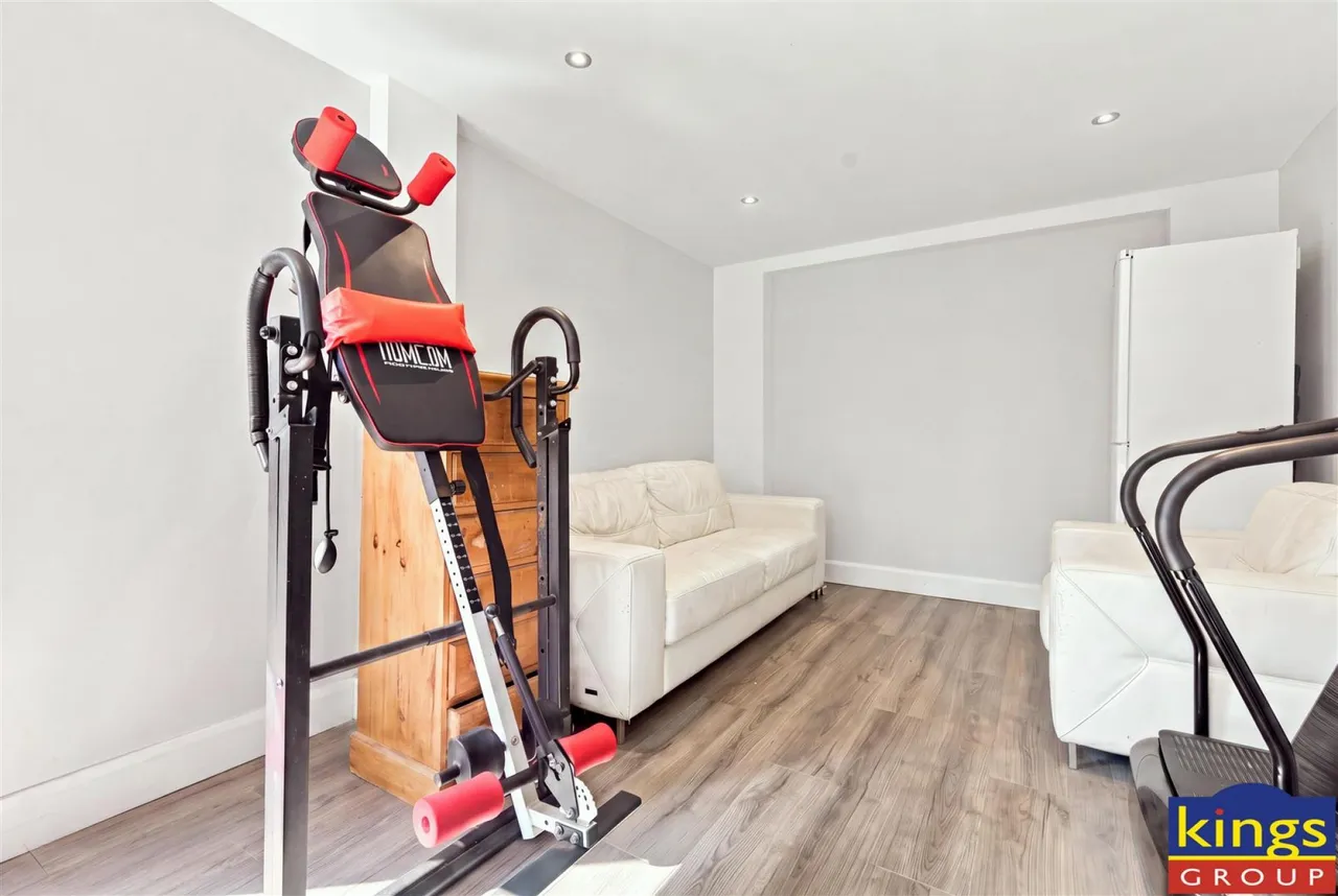 Latchett Road, London, photo 35