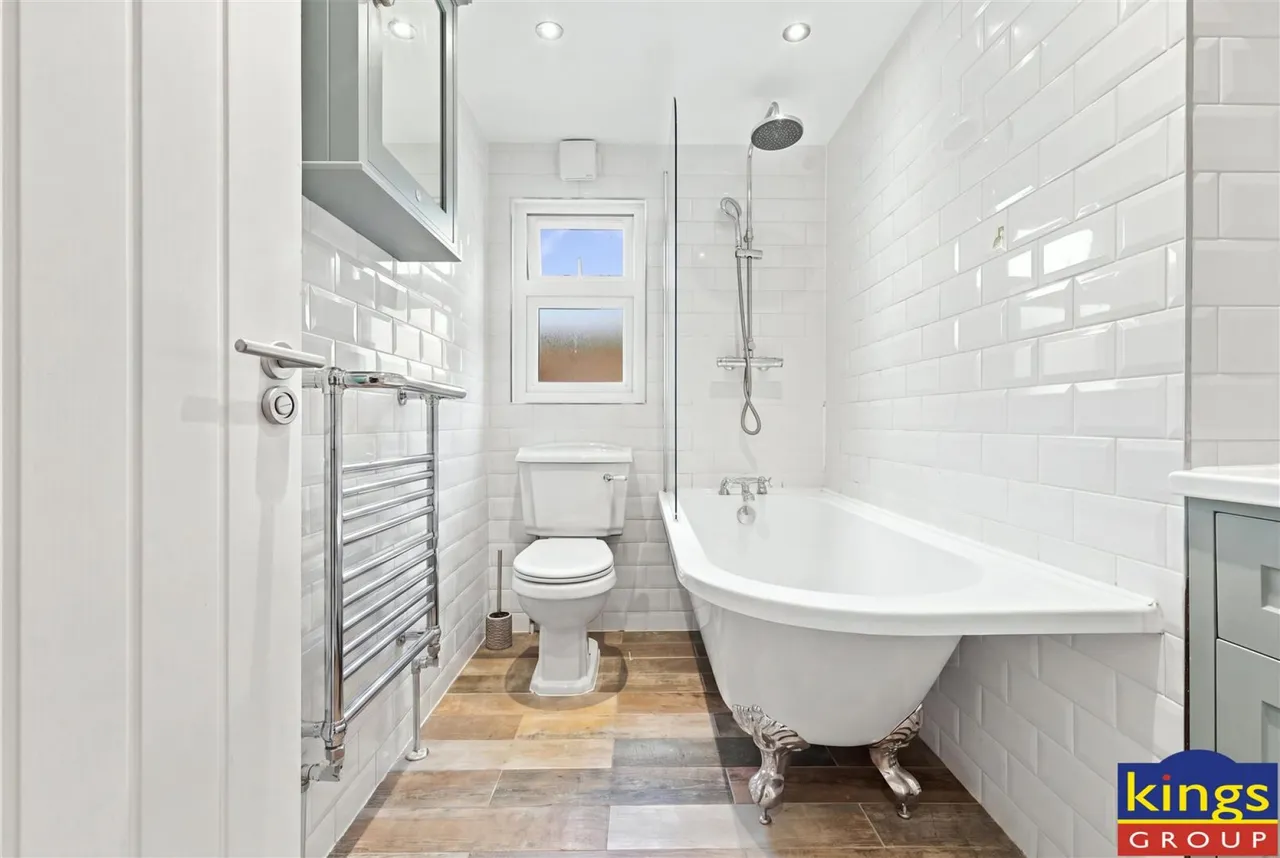 Latchett Road, London, photo 27