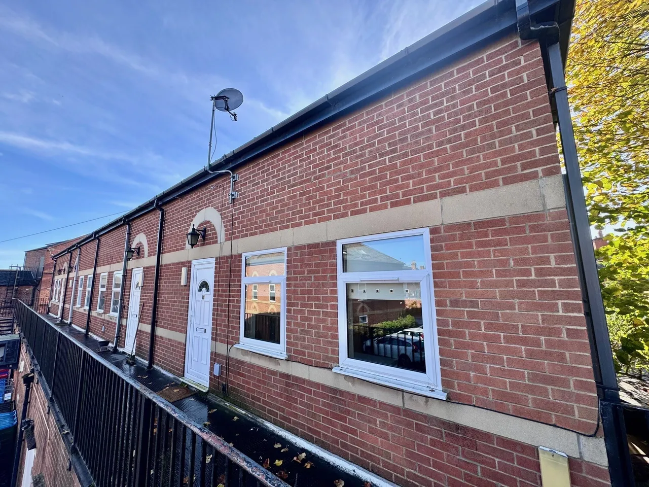3 bed flat to rent — Lowater Street, Carlton, NG4 1JJ