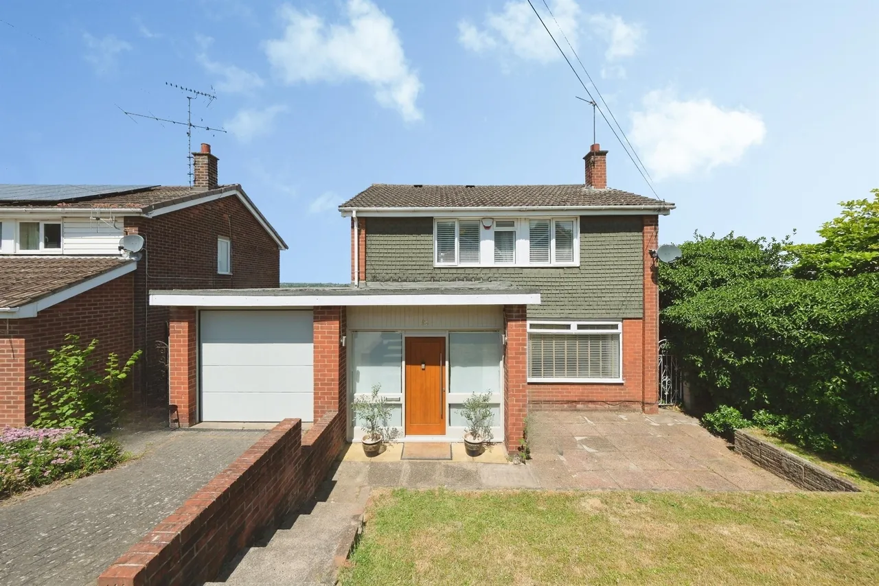 3 bed house for sale, Dalebrook Road, Burton-On-Trent, DE15