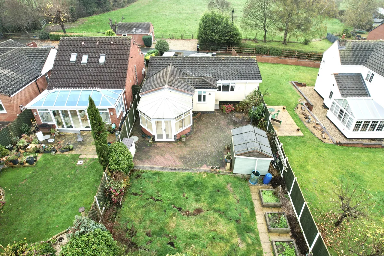2 bed house for sale — Hollies Road, Polesworth, B78