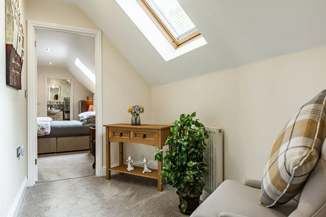Individually Designed Five-Bedroom Ho, photo 18