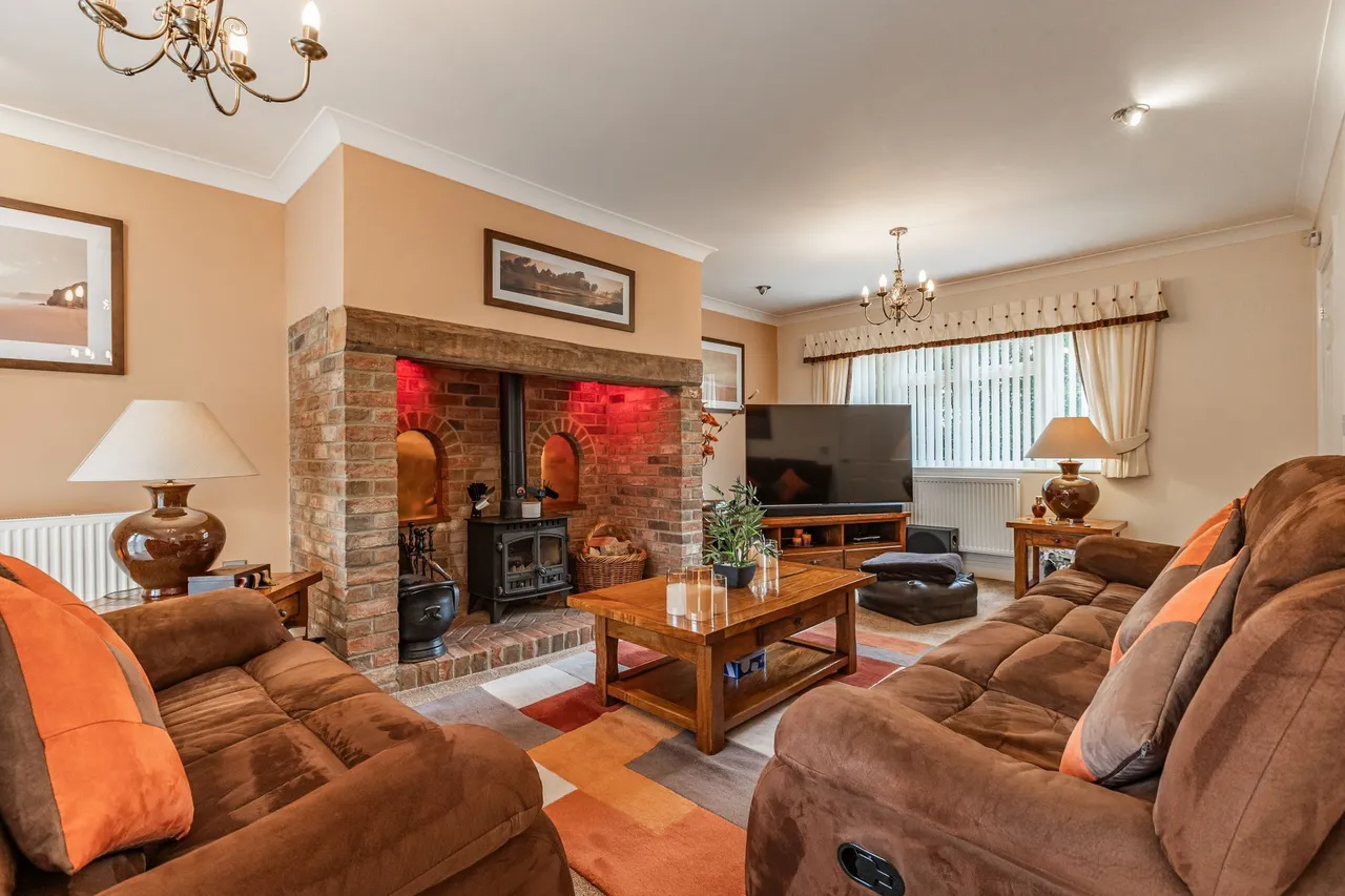 Individually Designed Five-Bedroom Ho, photo 3