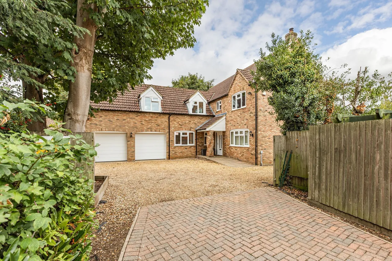 Individually Designed Five-Bedroom Ho, photo 21