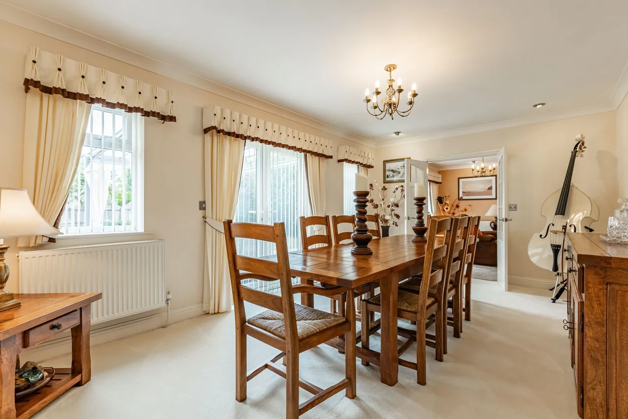 Individually Designed Five-Bedroom Ho, photo 9