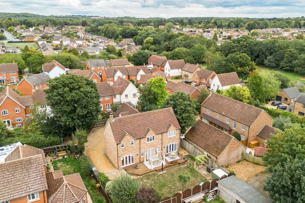 Individually Designed Five-Bedroom Ho, photo 22
