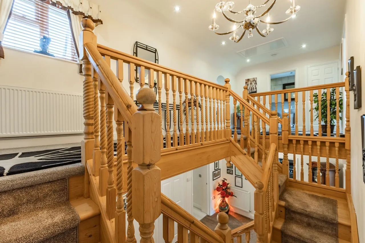 Individually Designed Five-Bedroom Ho, photo 13