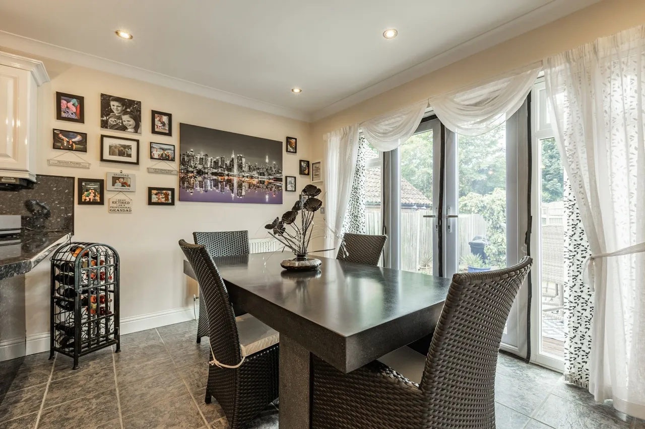 Individually Designed Five-Bedroom Ho, photo 10