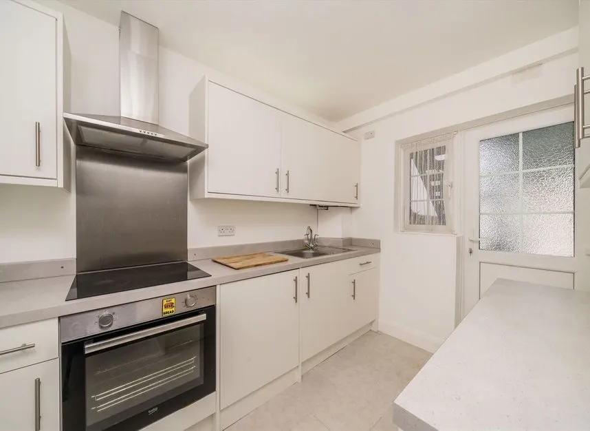 St. Mark's Hill, Surbiton, KT6, photo 4