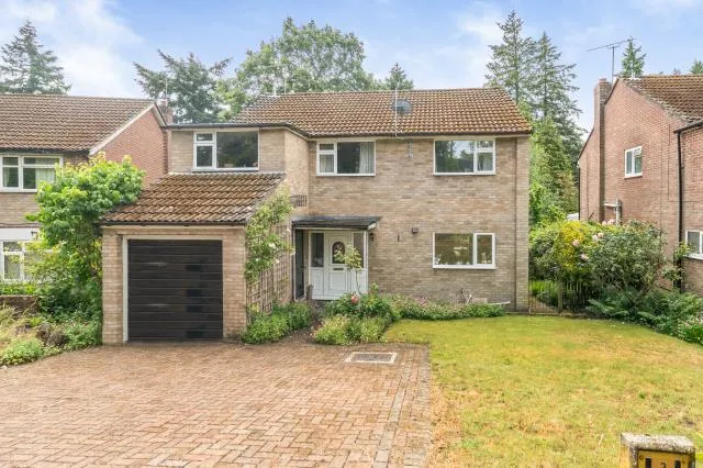 4 bed house for sale, Tree Tops Avenue, Camberley, GU15