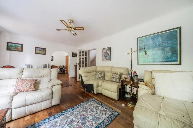 Tree Tops Avenue, Camberley, GU15, photo 2