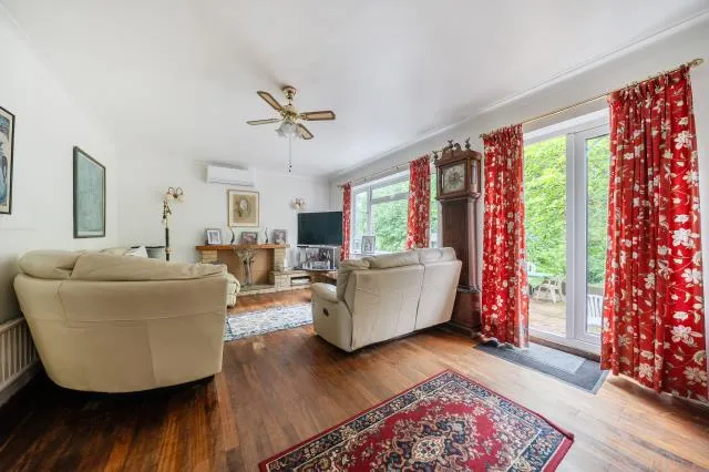 Tree Tops Avenue, Camberley, GU15, photo 4