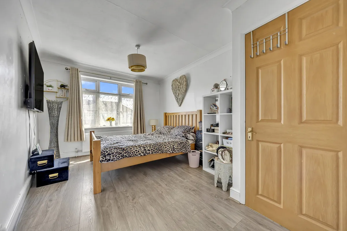 Lynton Avenue, Romford, RM7 8NL, photo 13