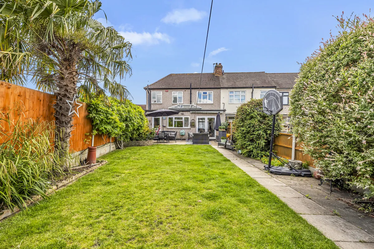 Lynton Avenue, Romford, RM7 8NL, photo 17