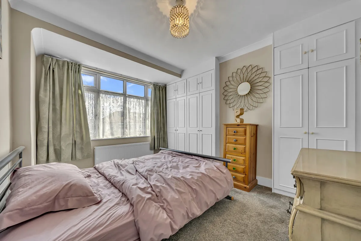 Lynton Avenue, Romford, RM7 8NL, photo 5