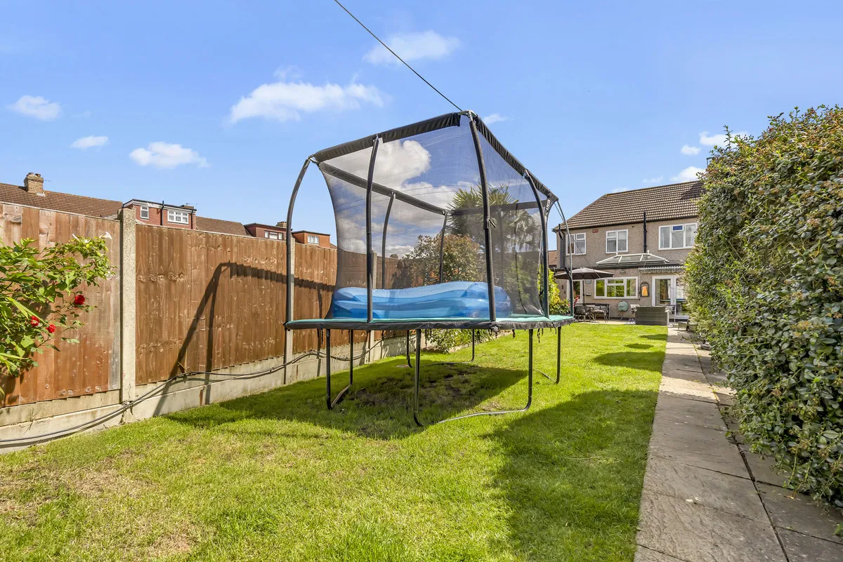 Lynton Avenue, Romford, RM7 8NL, photo 18