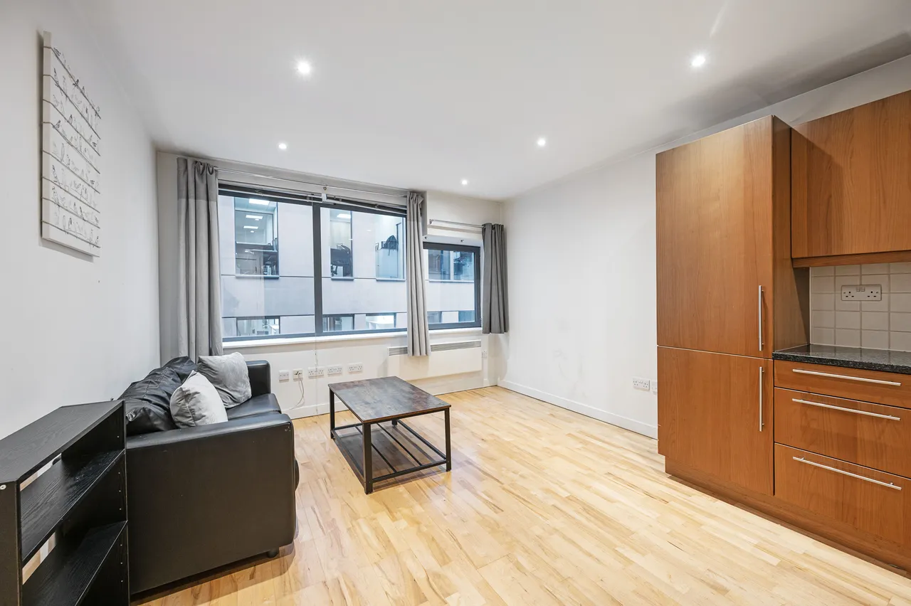 Flat 4, 95 Fetter Lane, London, photo 2