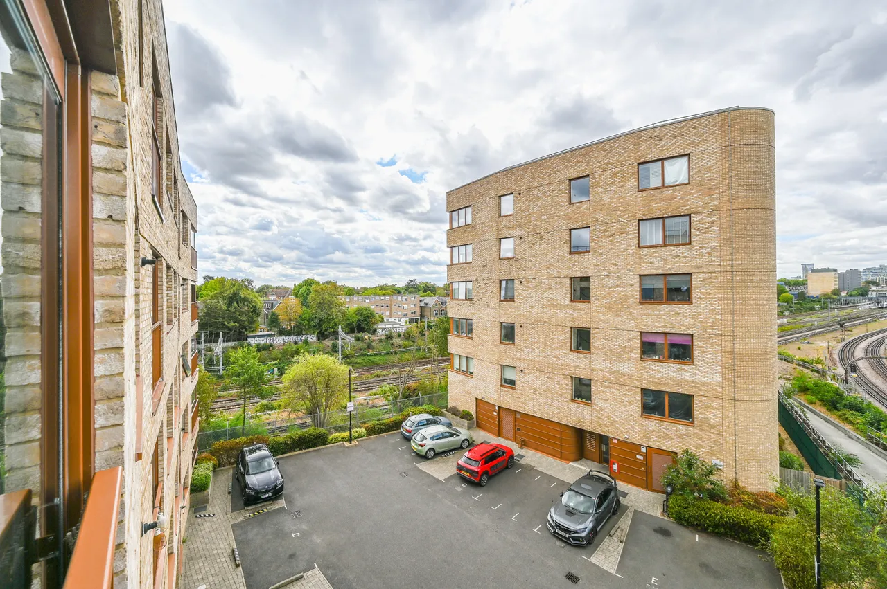 15 Beatty Court, Kenneth Way, LONDON, photo 10