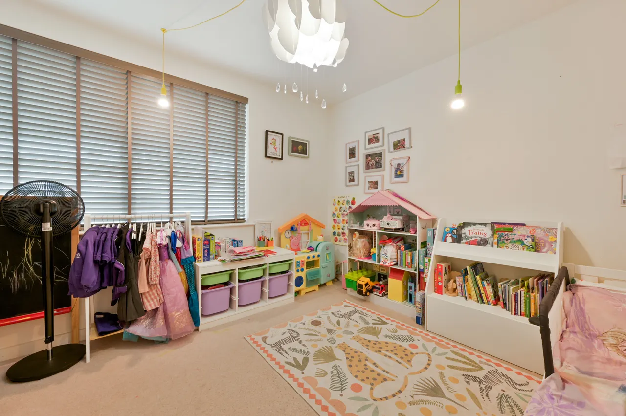 15 Beatty Court, Kenneth Way, LONDON, photo 4
