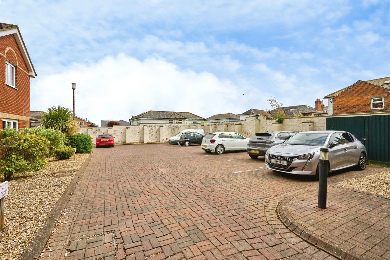 Fitzroy Street, Sandown, PO36, photo 14