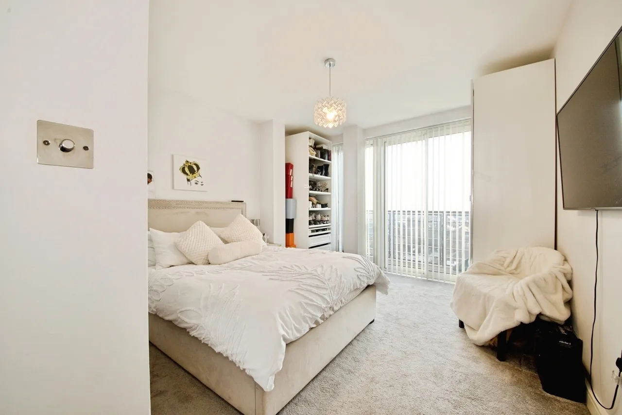 High Road, Chadwell Heath, Romford, RM6, photo 16