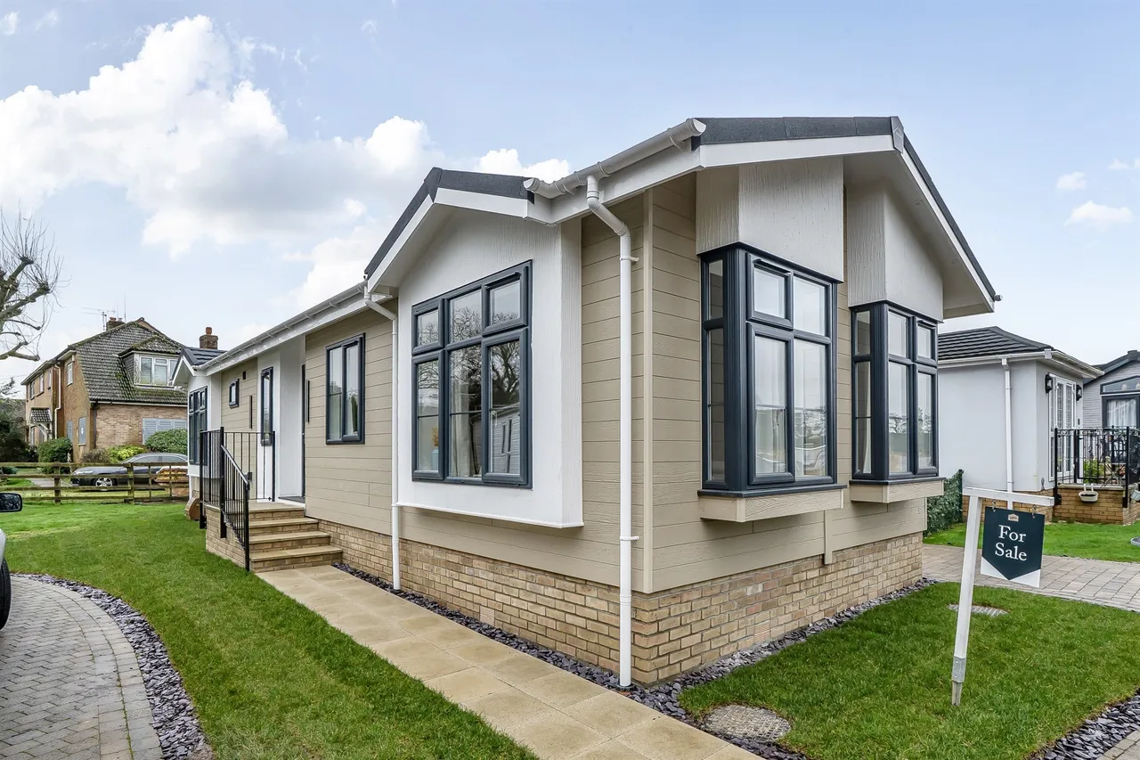 2 bed park home for sale — Manor Farm Park, East Stoke, Wareham