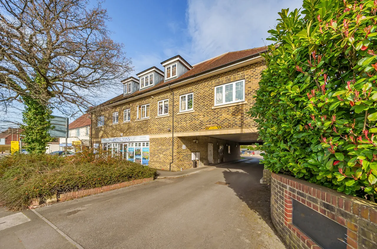 Frimley Green Road, Frimley Green, Camberley, Surrey, GU16 6LD, photo 10
