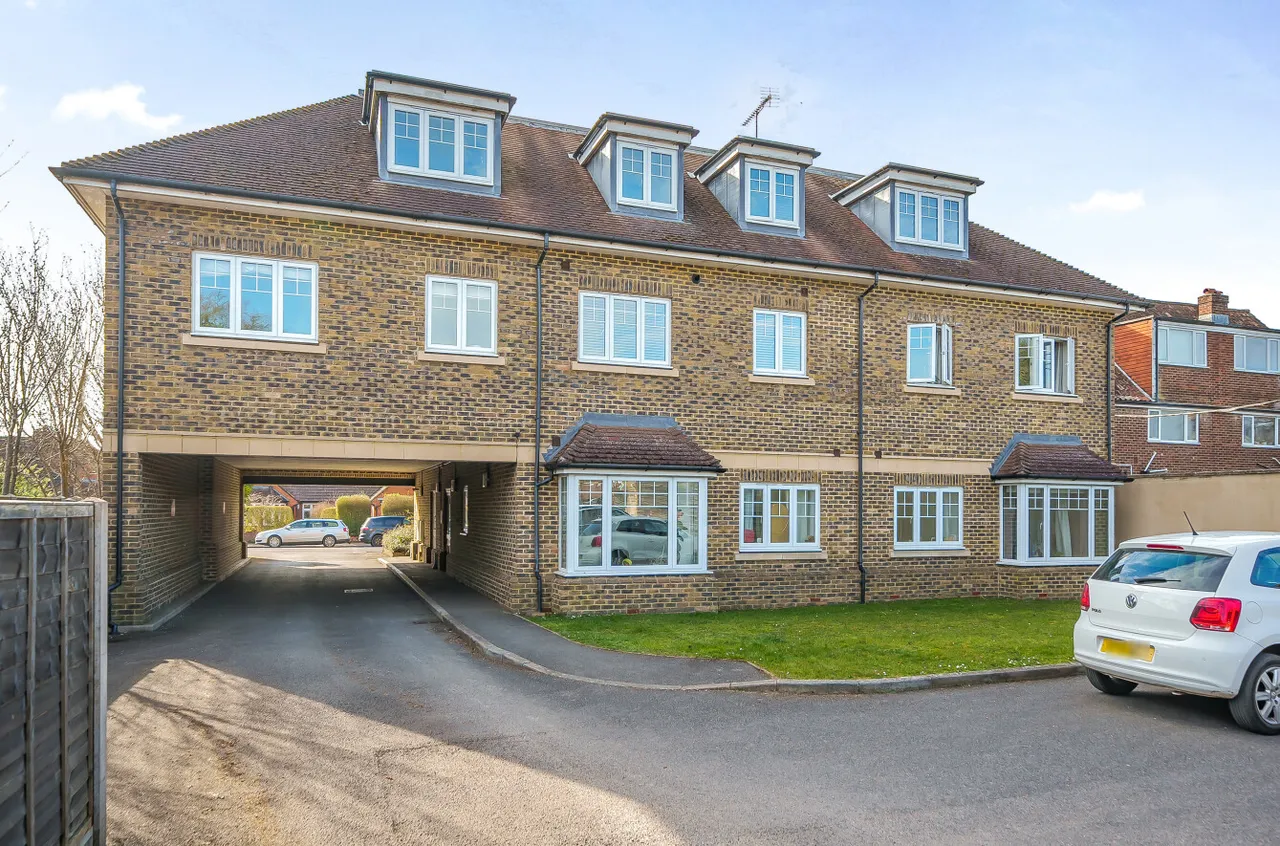 2 bed flat for sale — Frimley Green Road, Frimley Green, Camberley, Surrey, GU16 6LD