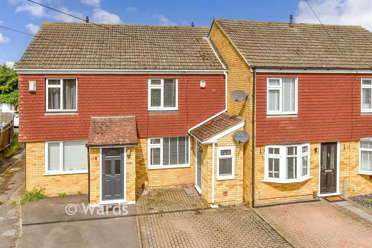 2 bed house for sale, Vincent Road, Sittingbourne, ME10