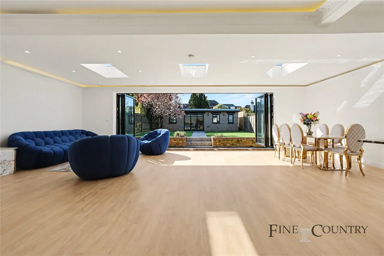 5 bed house for sale, Purley Avenue, London