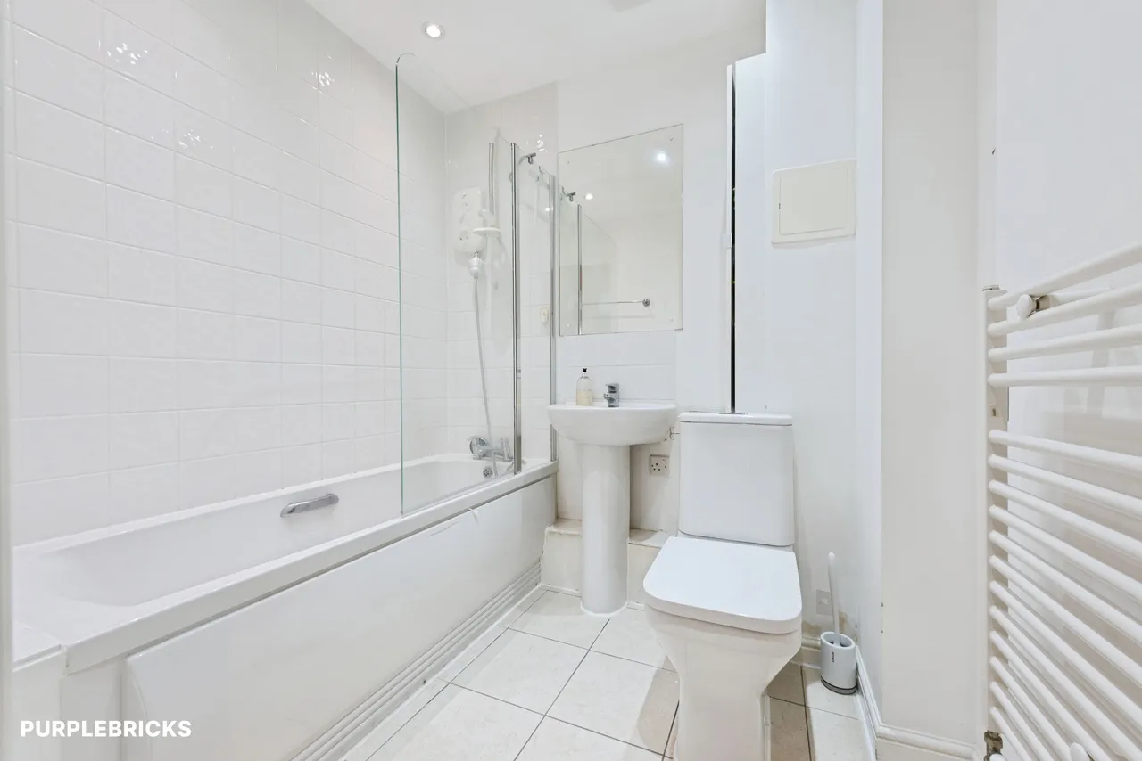 Wooldridge Close, Feltham, TW14, photo 24