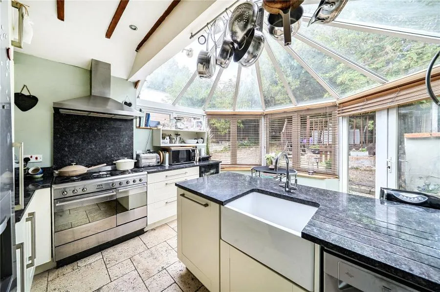 London Road, Bagshot, GU19, photo 14
