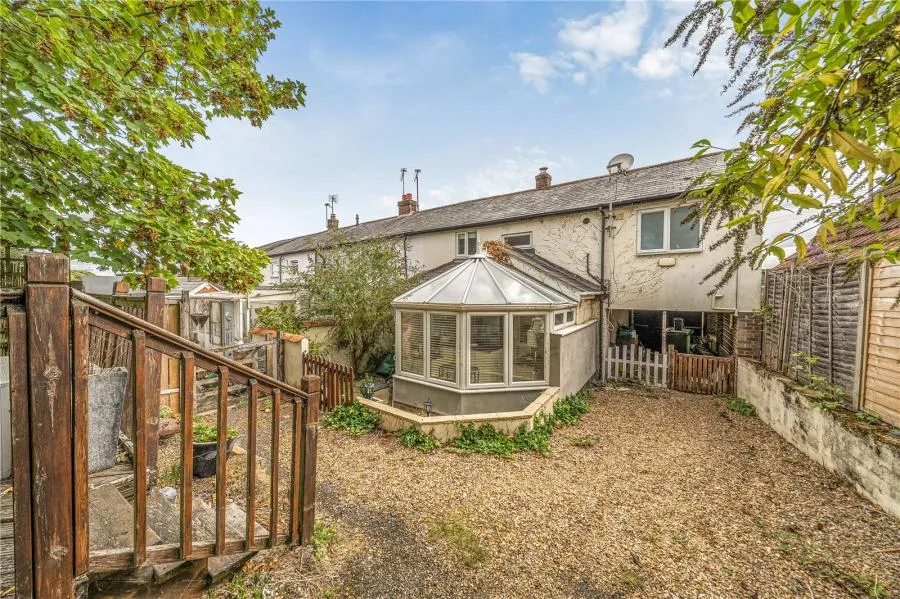 London Road, Bagshot, GU19, photo 10