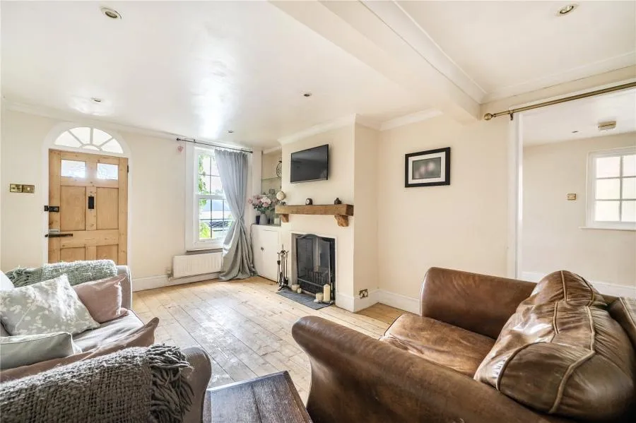 London Road, Bagshot, GU19, photo 18