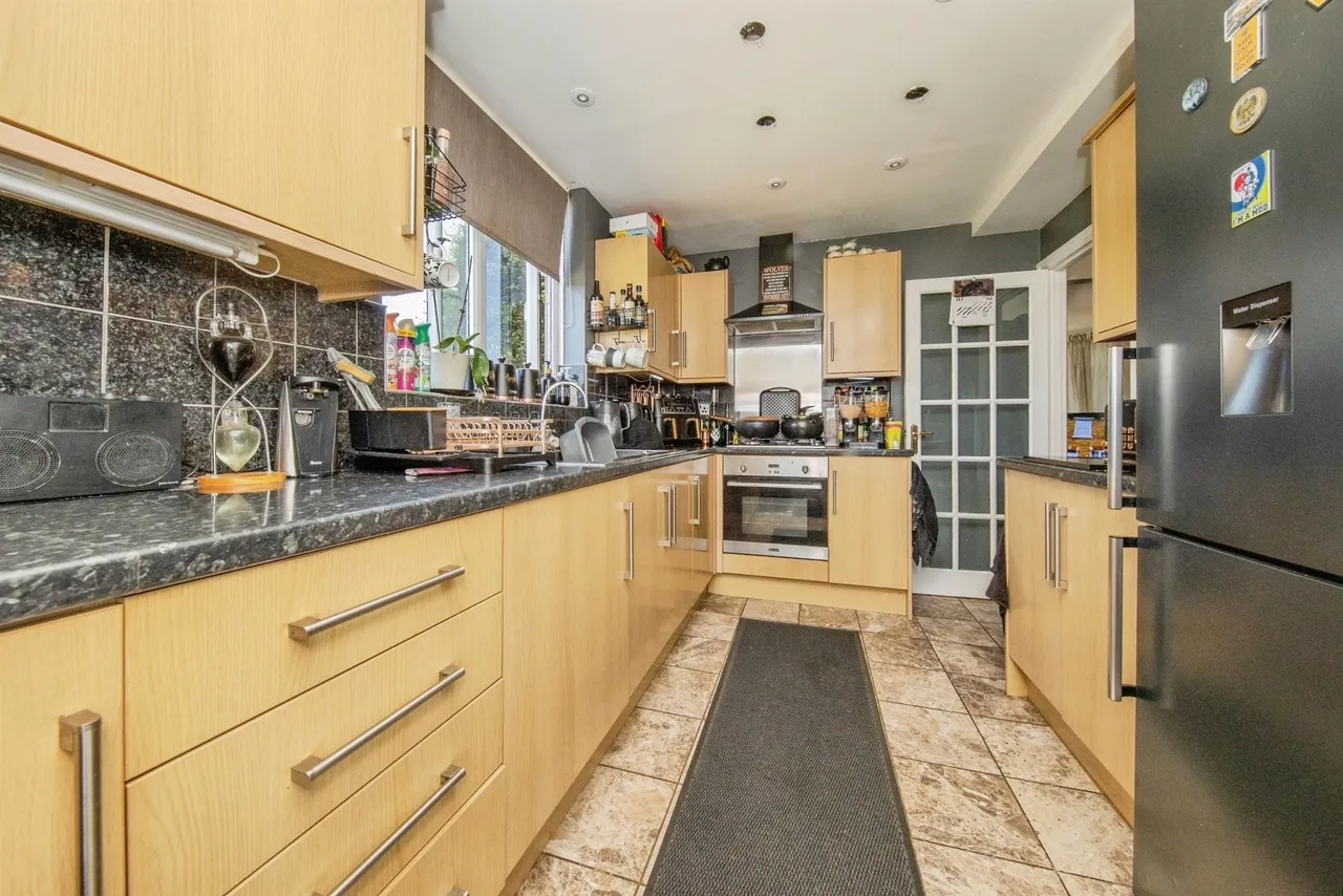 3 bed house for sale — Colchester Road, Ipswich