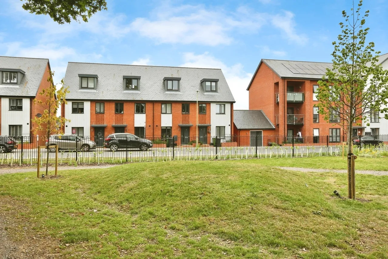 Glassfield Road, Whiteley, PO15, photo 14