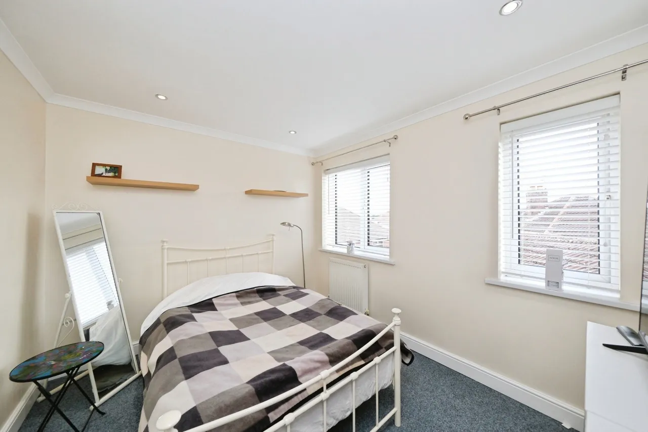 Sandycliffe Close, Mansfield, Nottinghamshire, NG19, photo 13