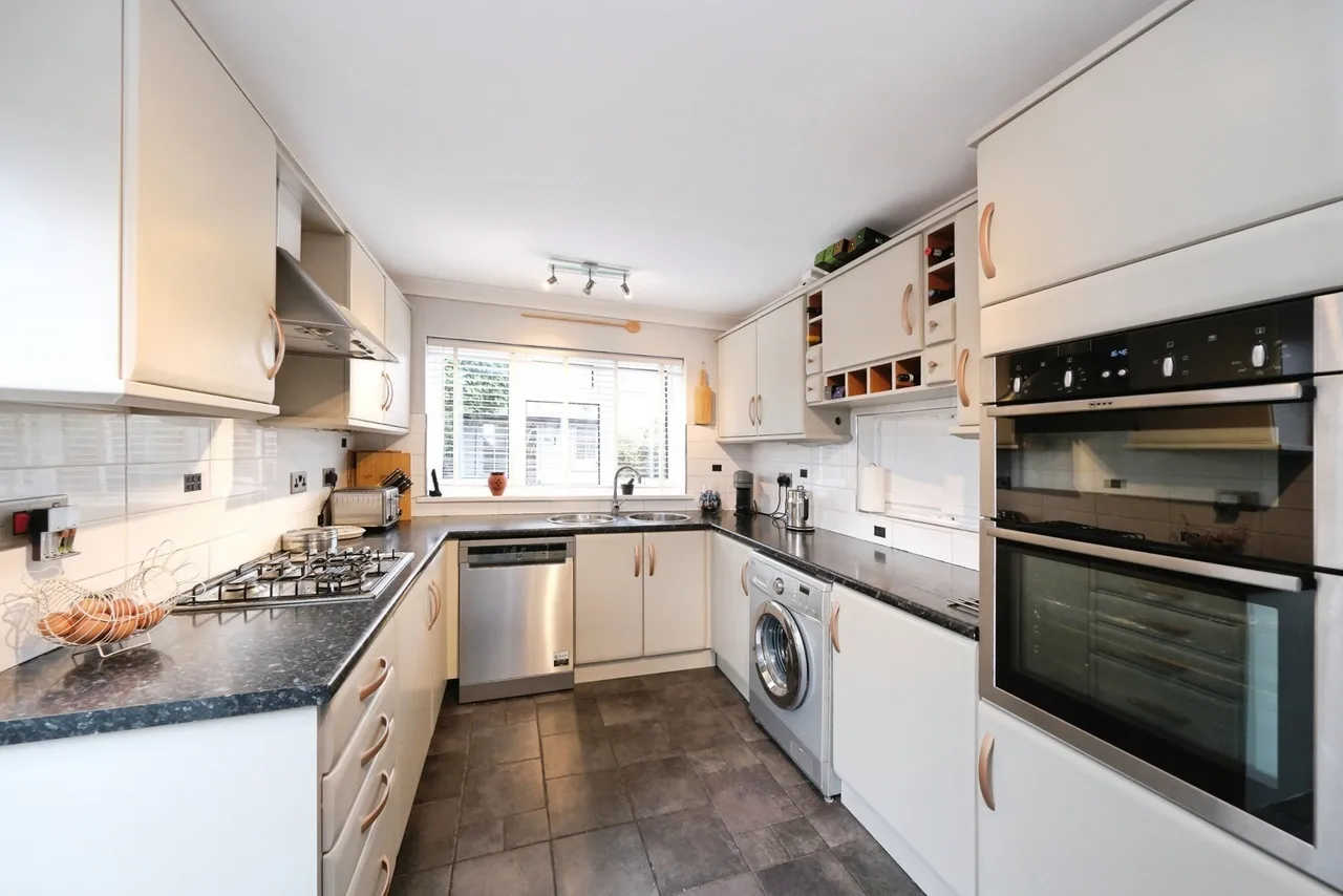 Sandycliffe Close, Mansfield, Nottinghamshire, NG19, photo 4