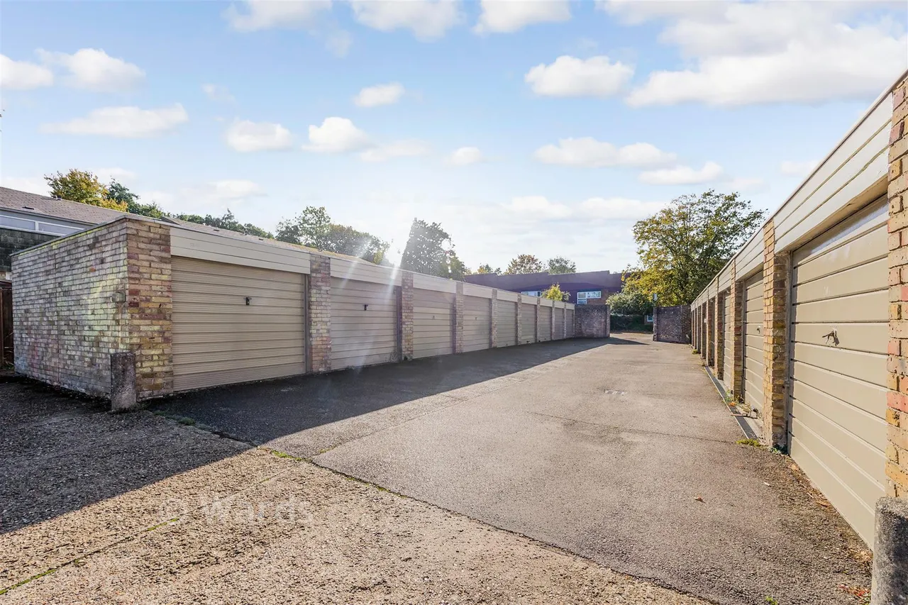 Knights Croft, New Ash Green, DA3, photo 10
